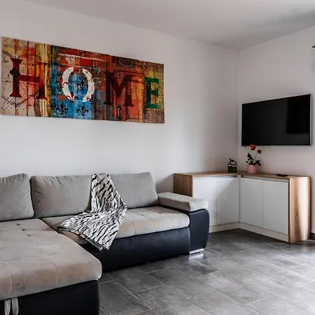 Apartments Strand Vir