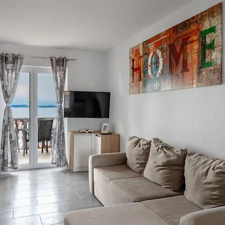 Apartments Strand Apartment Vir