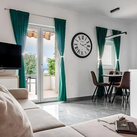 Apartments Strand *