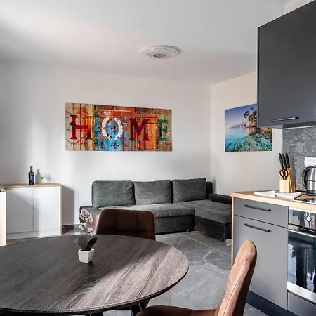 Apartments Strand Apartment Vir